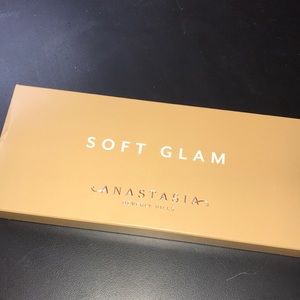 ABH Soft Glam eyeshadow palette